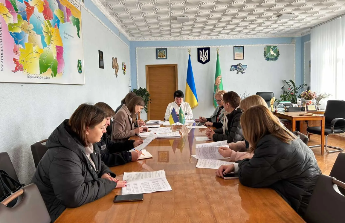 Відбулося засідання Комісії з питань захисту прав дитини при виконавчому комітеті Іванківської селищної ради